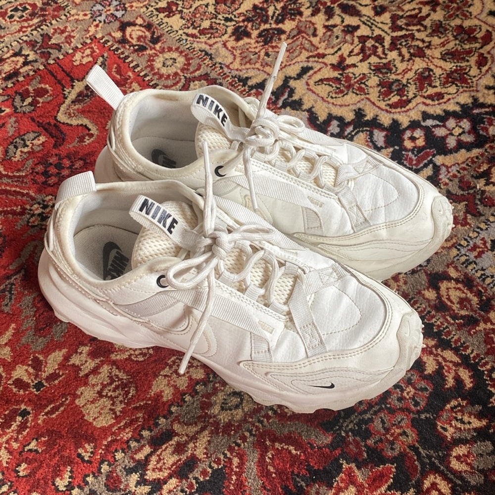 Nike White Sneakers TC-7900 Women’s 6